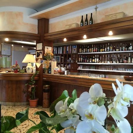 Hotel Marchina Brescia Bagian luar foto