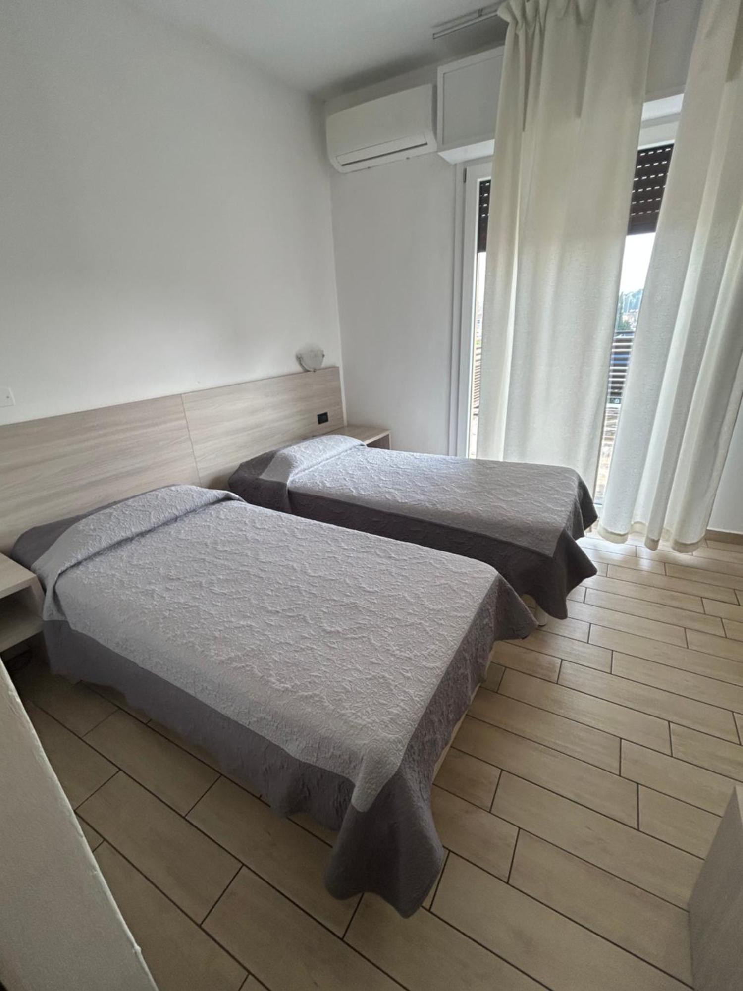 Hotel Marchina Brescia Bagian luar foto