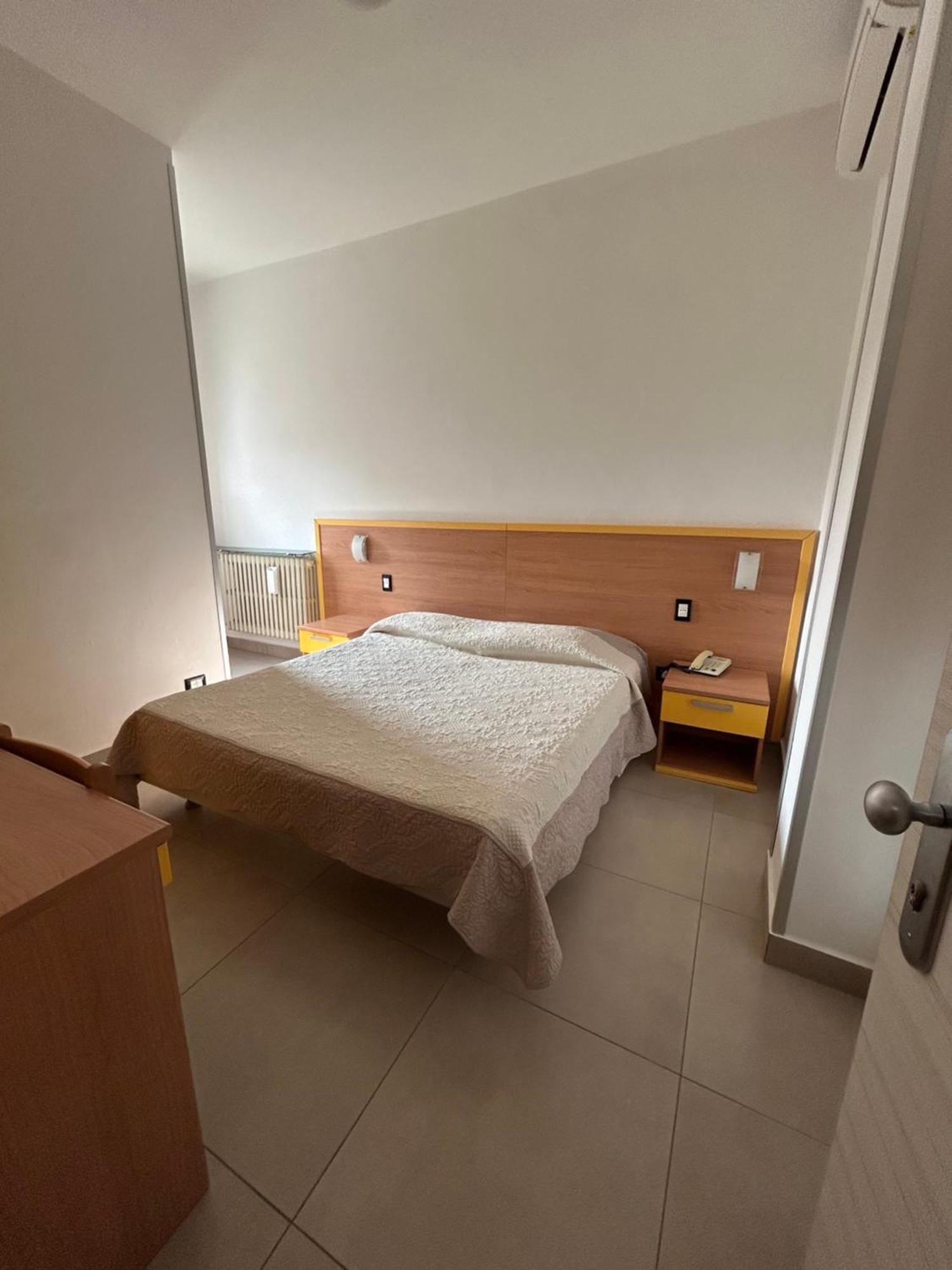 Hotel Marchina Brescia Bagian luar foto