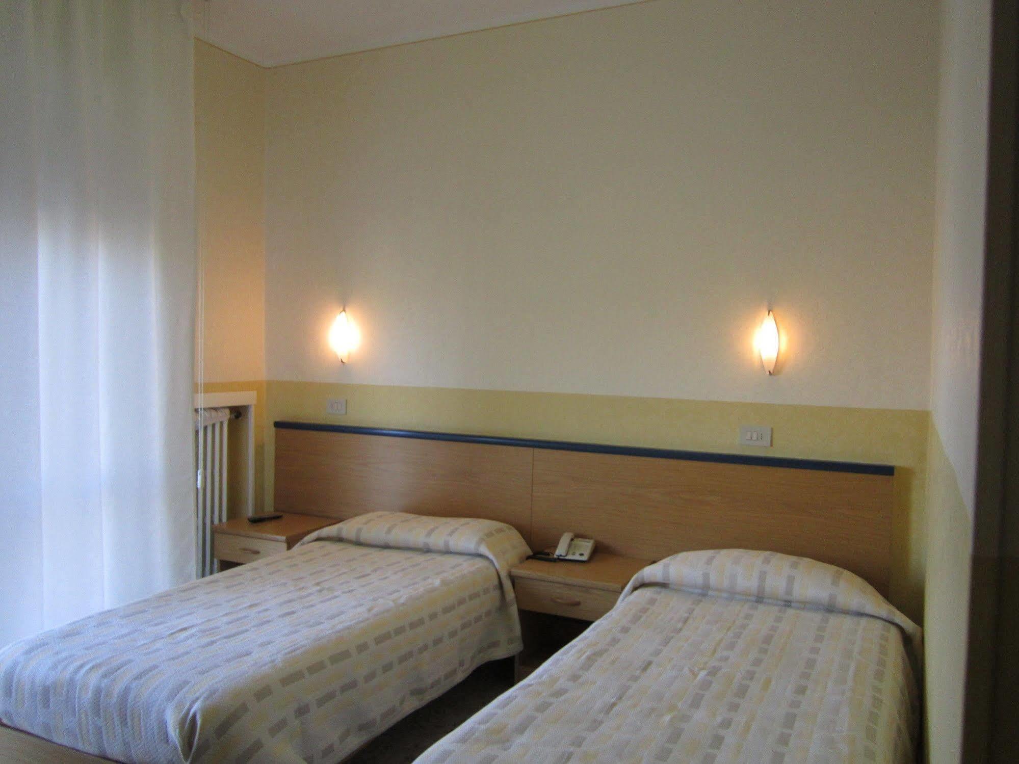 Hotel Marchina Brescia Bagian luar foto