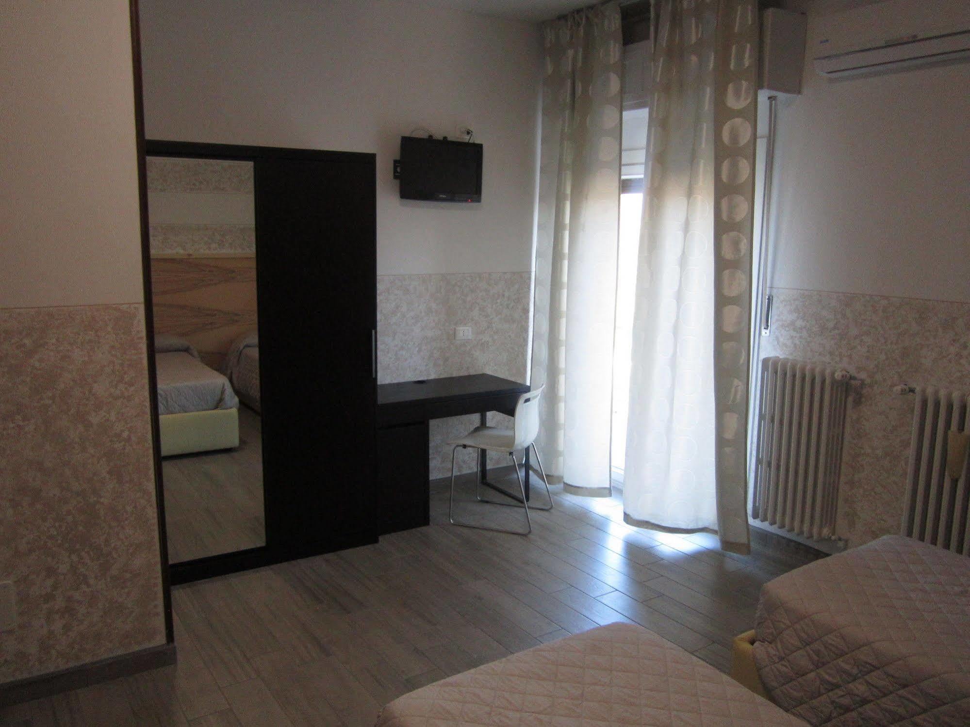 Hotel Marchina Brescia Bagian luar foto
