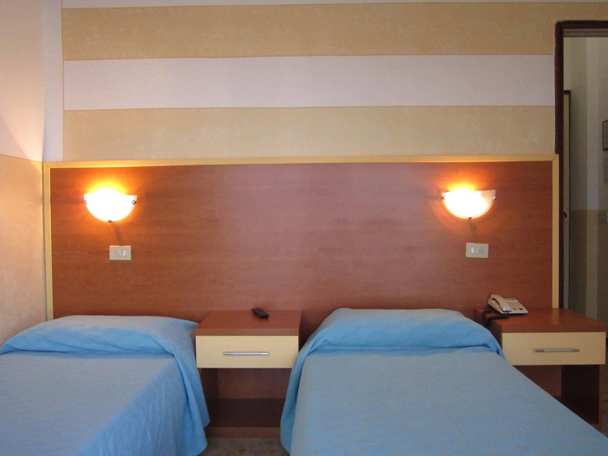Hotel Marchina Brescia Bagian luar foto