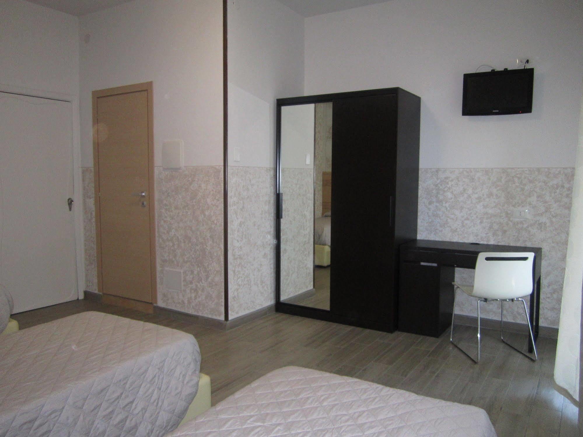 Hotel Marchina Brescia Bagian luar foto